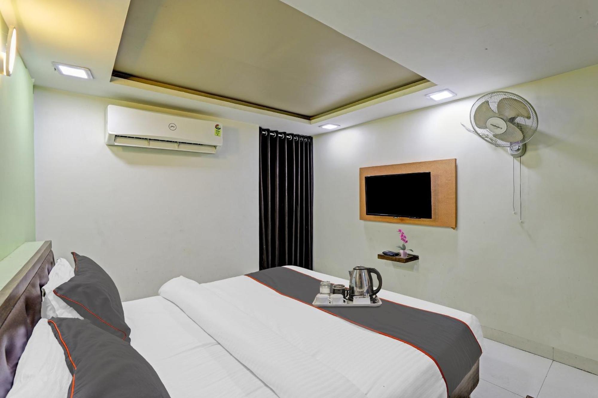 Hotel O Royal Αχμπανταμπάντ Εξωτερικό φωτογραφία